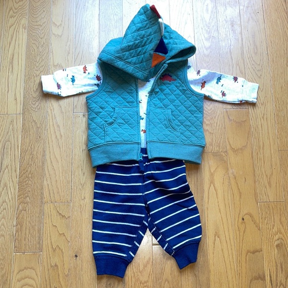 Carter's Other - 3/$20 Carters 0-3M 3 piece dinosaur matching set vest onesie pants